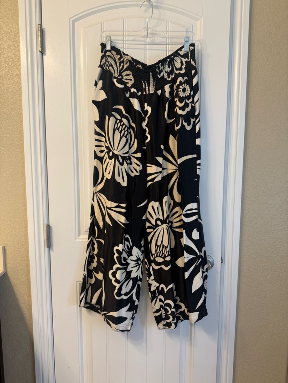 Maeve by Anthropologie Black and White Floral Smocked Waist Pants